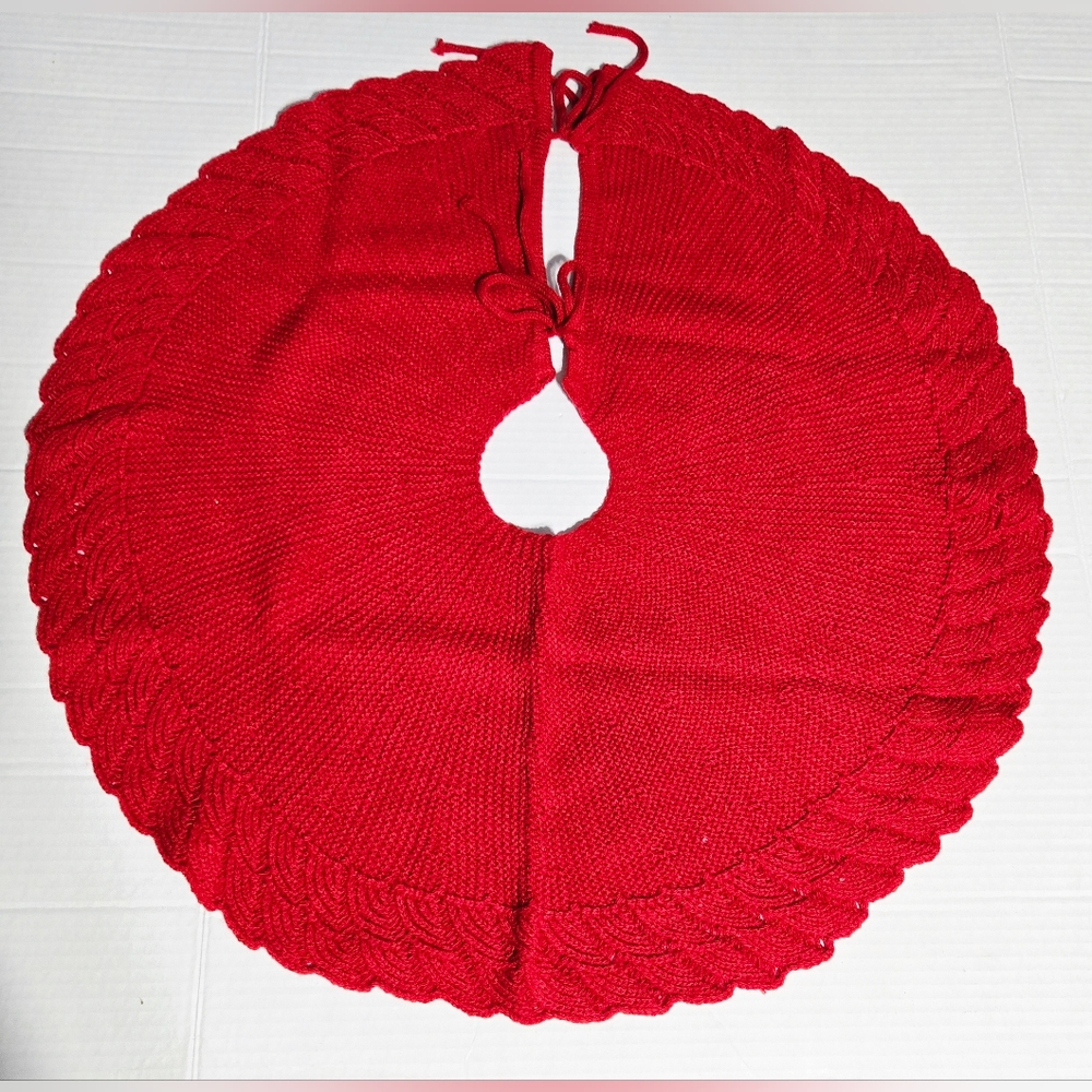 Red Christmas Tree Skirt, 24 Inch Mermaid Scale Wave Pattern‎ Knitted